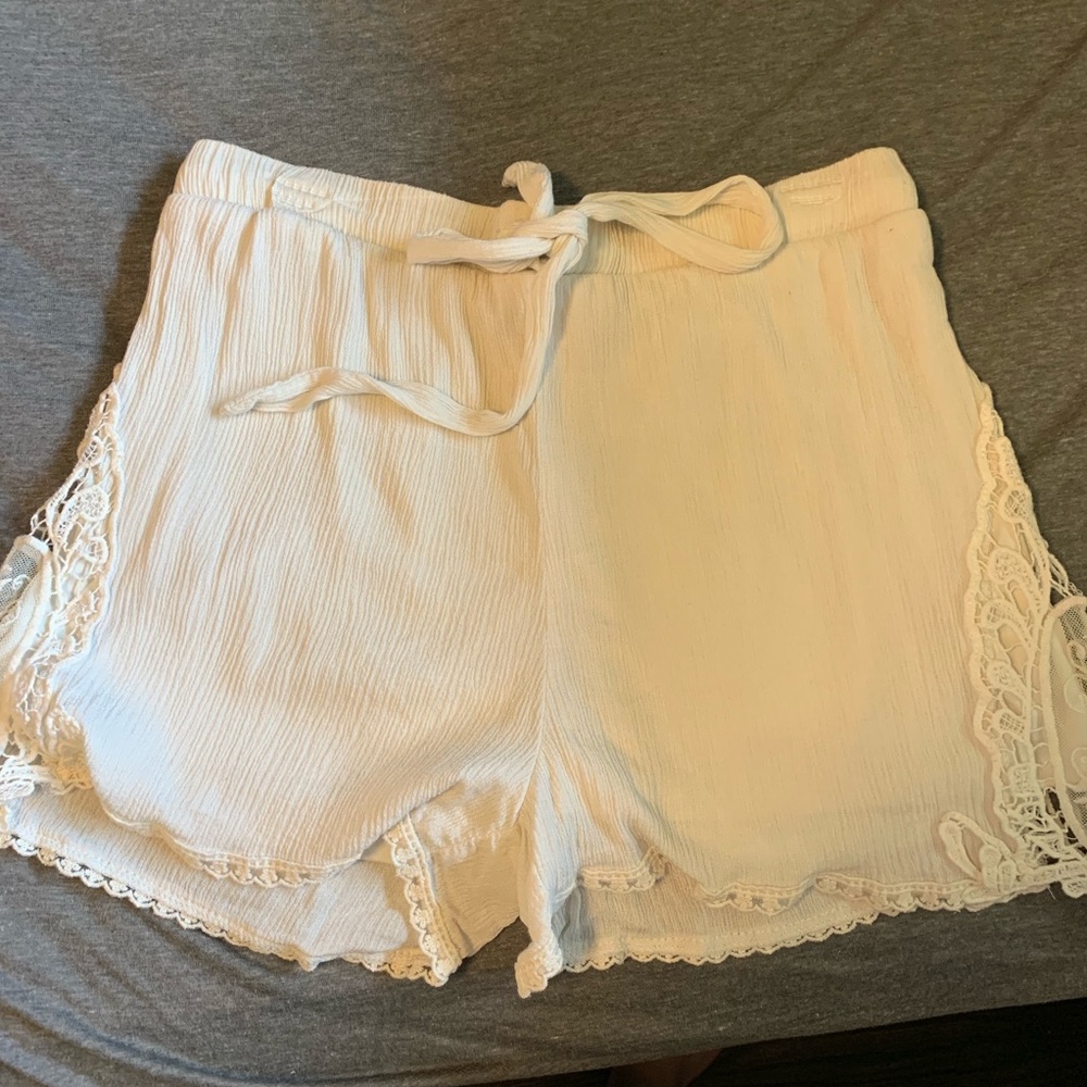 Shorts with lace detail